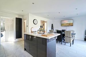 Kitchen / Breakfast Room- click for photo gallery